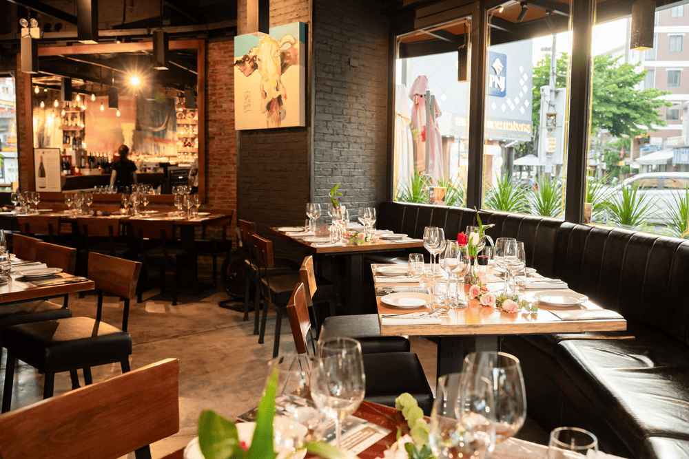 A luxurious space with Han River views and elegantly European-inspired interiors (Source: Olivia's Prime Steakhouse)